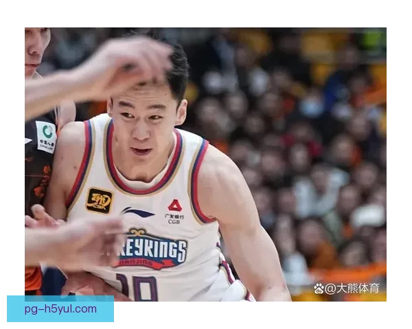 上海大胜山西豪取11连胜 李弘权27分领衔